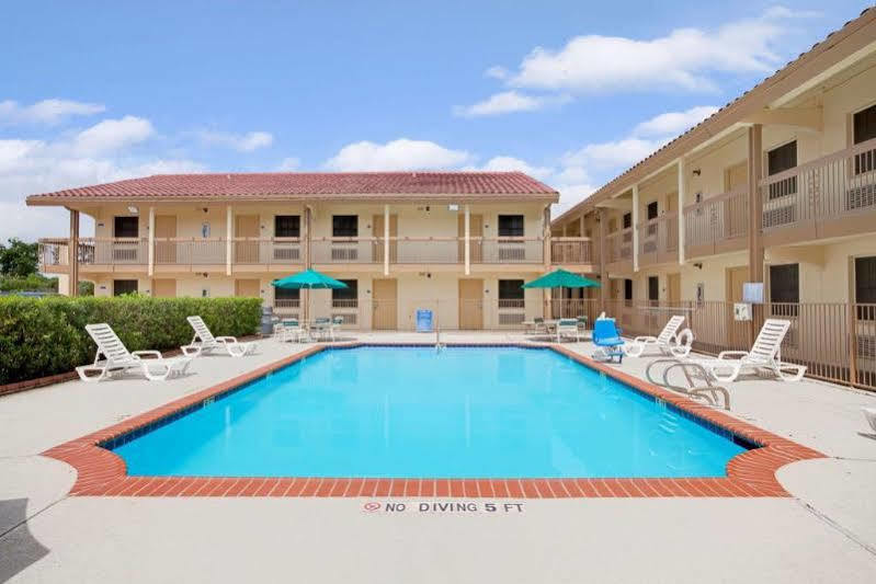 Red Roof Inn Houston North - Fm1960 & I-45 Westfield Kültér fotó